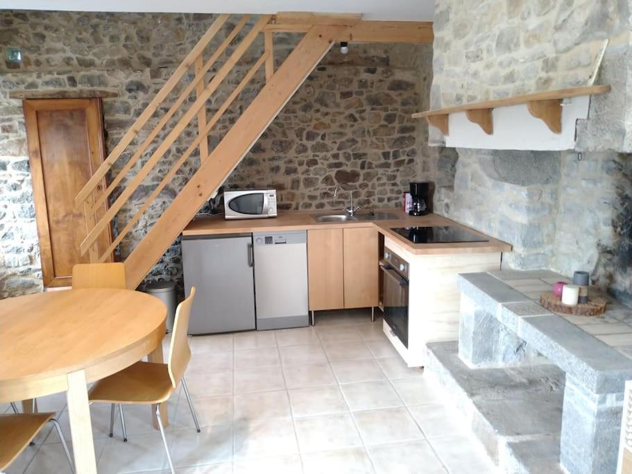 Gite Les Pommiers Montchaton Экстерьер фото